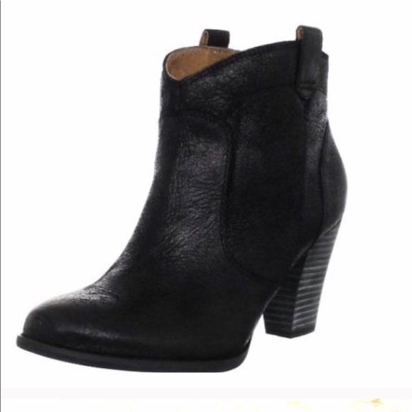 Clarks Shoes - Clark’s women’s Heath Harrier Ankle Boot